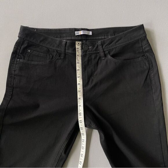 Lee Perfect Fit Black Straight Leg Denim Jeans Women’s Size 16 Short EUC - Picture 10 of 12
